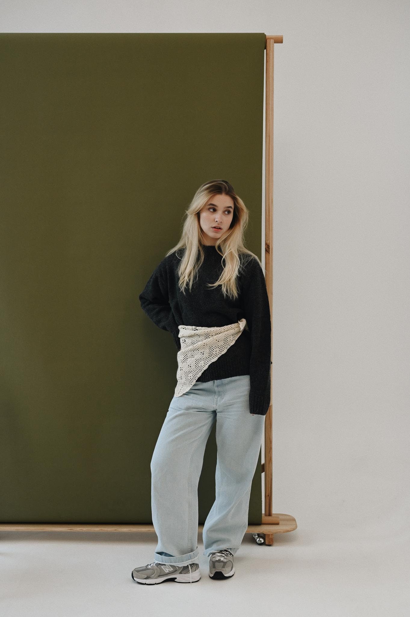 Hand Knitted Alpaca Wool Headscarf: Light Grey Lace Triangle Shawl